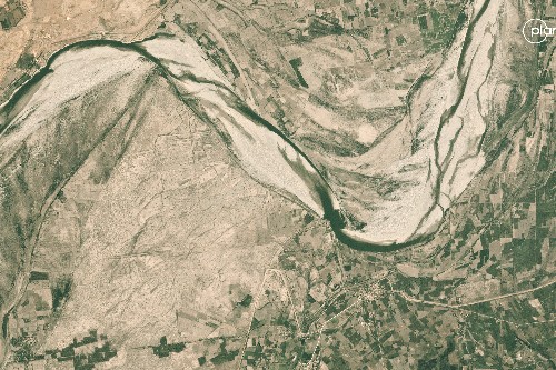 Satellite image of Indus River at Laiqpur in Pakistan during drought in 2018. Credit: WaterAid/ Planet.